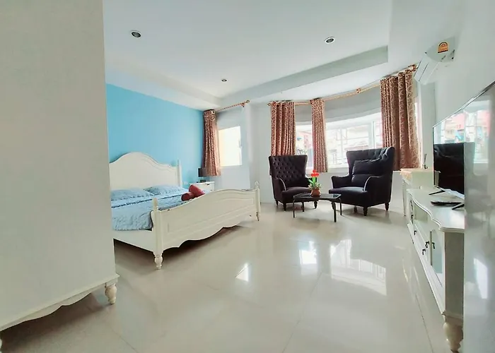Orca Guest House And Bar